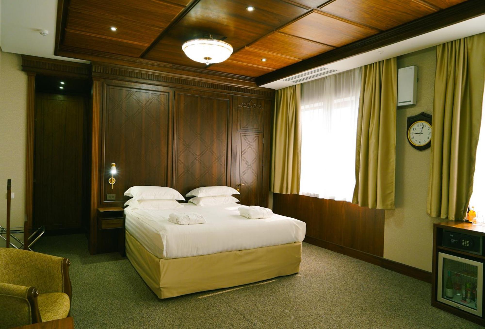 City Hotel Μπισκέκ Εξωτερικό φωτογραφία