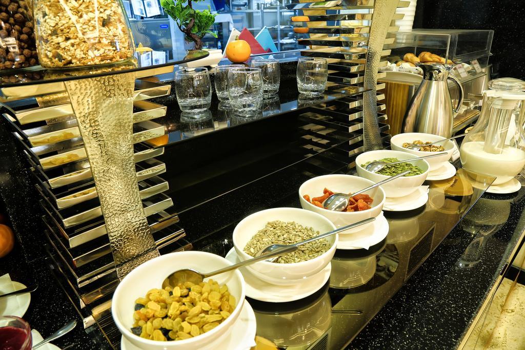 City Hotel Μπισκέκ Εξωτερικό φωτογραφία